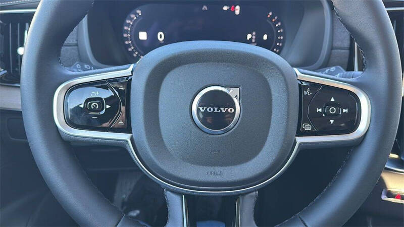 2026 Volvo XC90 B5 Core