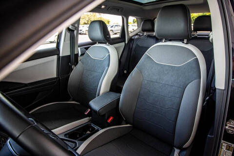 2025 Volkswagen Taos SE