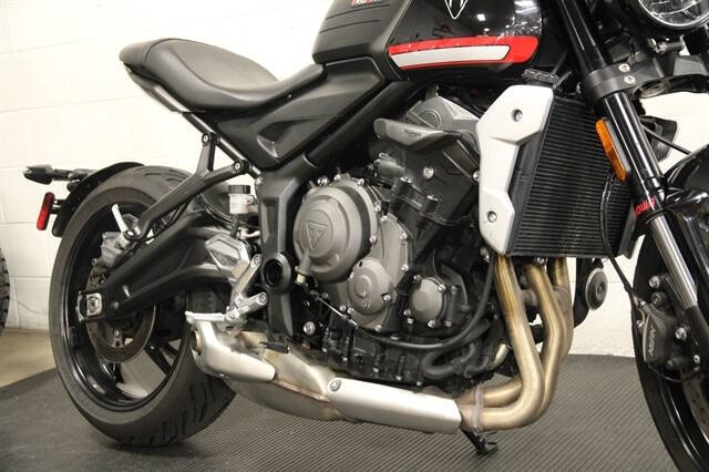 2023 Triumph TRIDENT 66