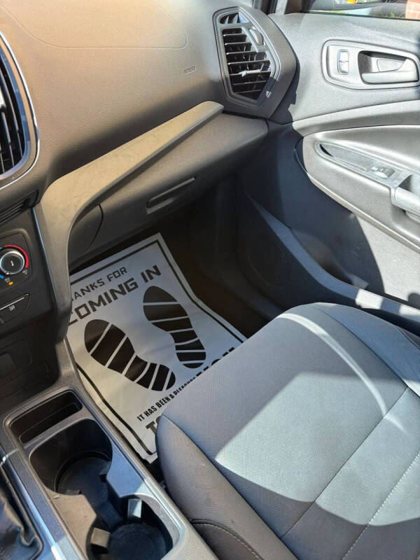 2017 Ford Escape S