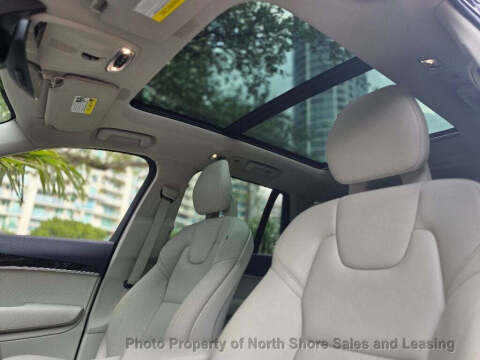 2016 Volvo XC90 T6 Momentum