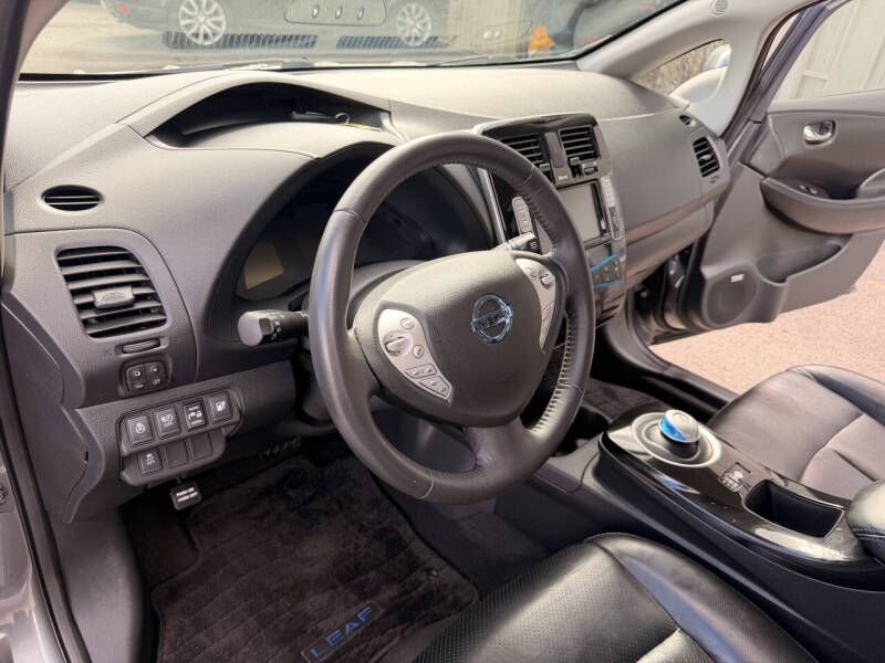 2017 Nissan LEAF SL