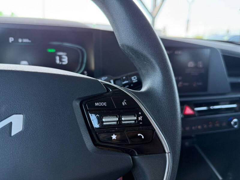2024 Kia Niro LX