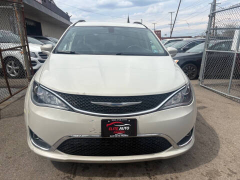 2017 Chrysler Pacifica Touring Plus