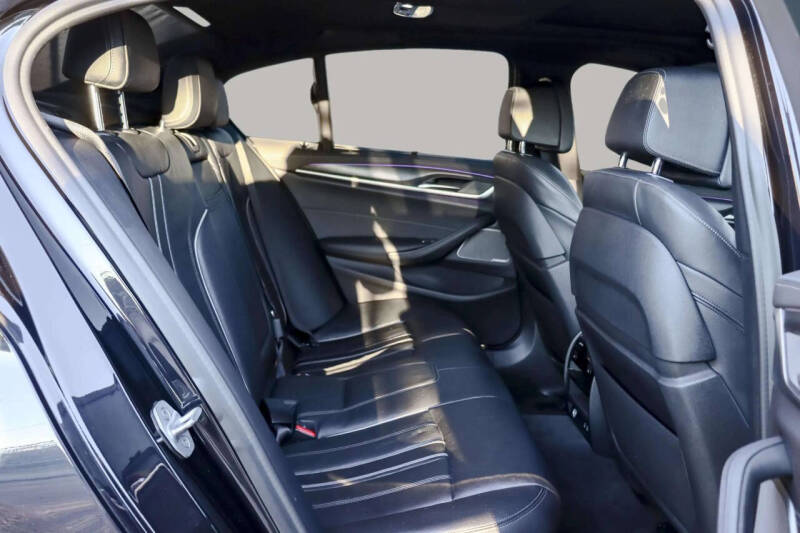 2021 BMW 5 Series M550i xDrive