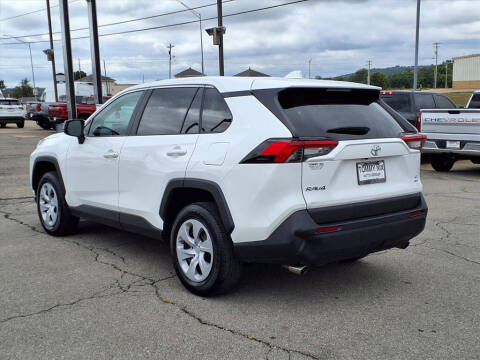 2024 Toyota RAV4 LE