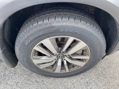 2022 Nissan Pathfinder SL