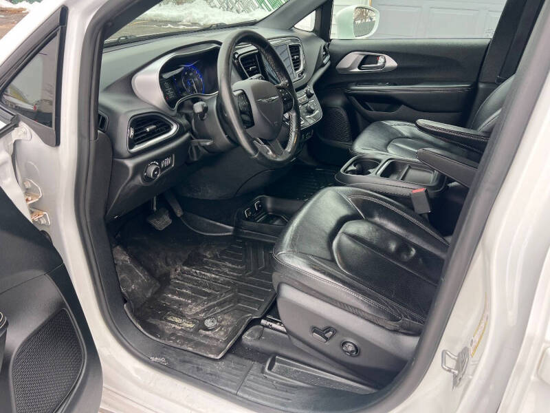 2019 Chrysler Pacifica Touring L