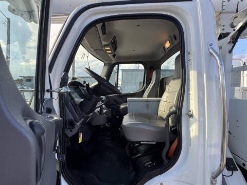 2016 Freightliner M2 106
