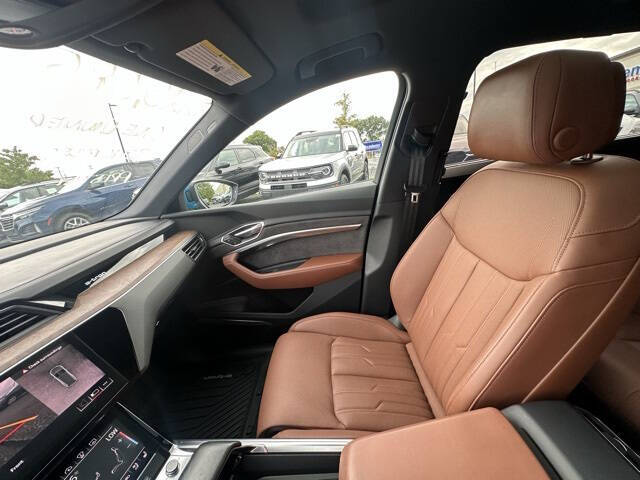 2019 Audi e-tron quattro Prestige