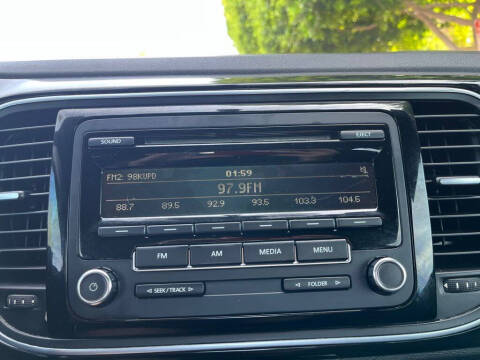 2013 Volkswagen Beetle