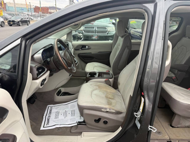 2017 Chrysler Pacifica Touring Plus