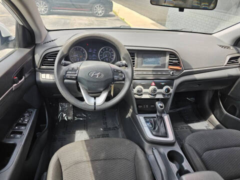2019 Hyundai Elantra SE