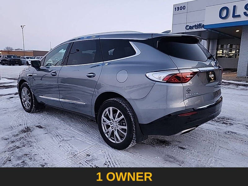 2023 Buick Enclave Essence