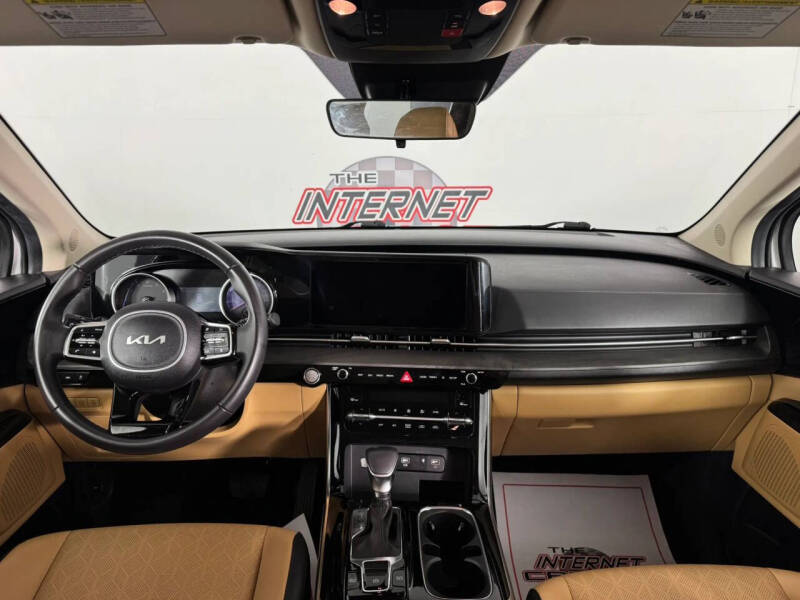 2024 Kia Carnival EX