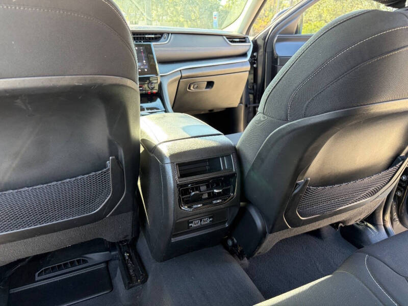 2023 Jeep Grand Cherokee Laredo