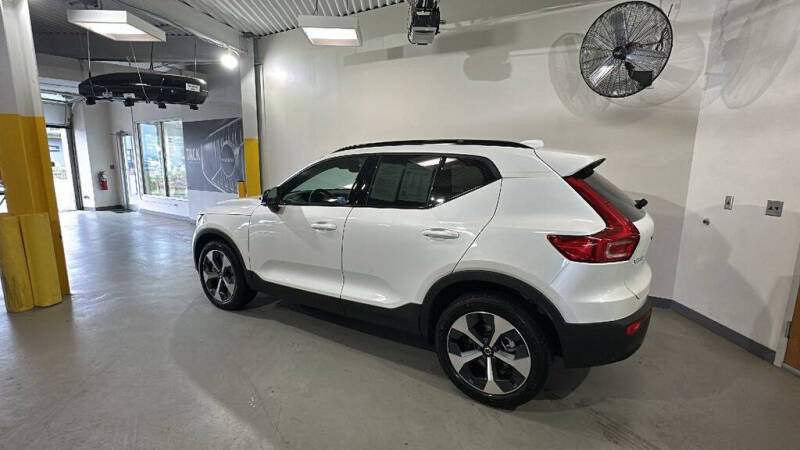 2026 Volvo XC40 B5 Plus