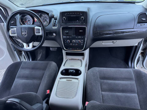 2016 Dodge Grand Caravan SXT Plus