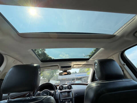 2016 Jaguar XJ R-Sport