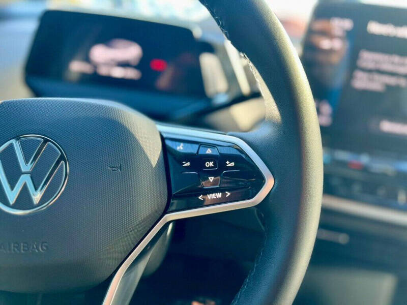 2023 Volkswagen ID.4 Pro