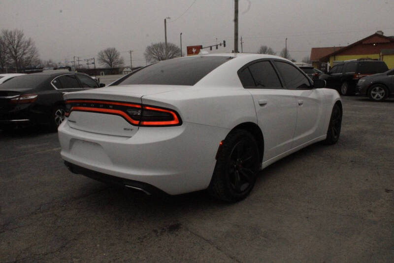 2017 Dodge Charger SXT