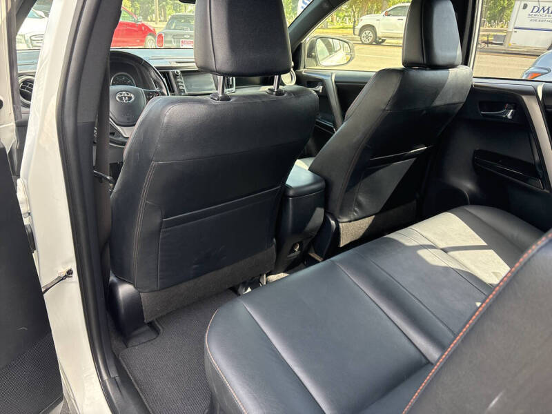 2017 Toyota RAV4 Hybrid SE