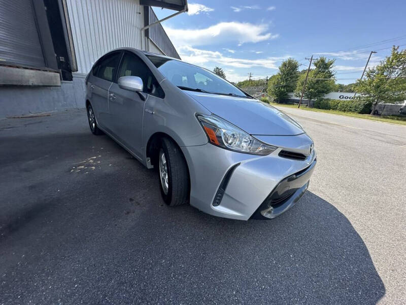 2015 Toyota Prius v Two