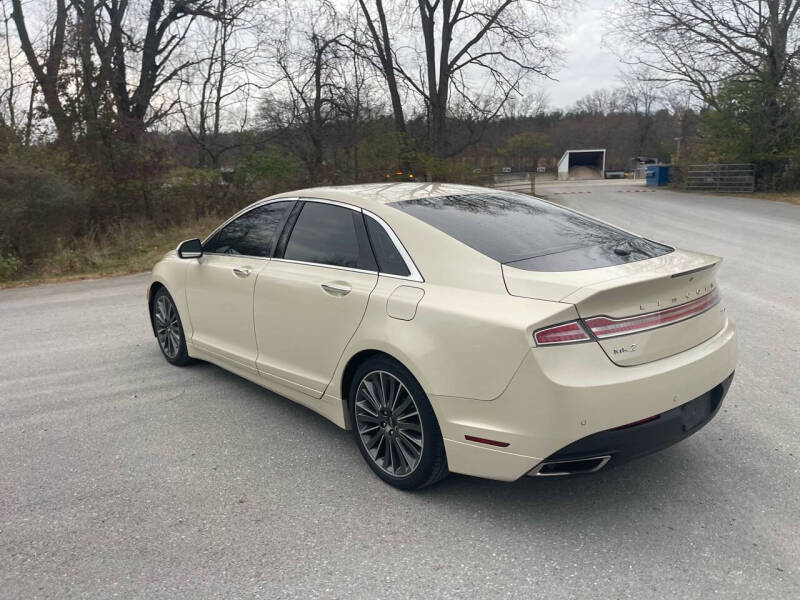 2016 Lincoln MKZ Base photo 10