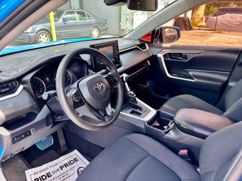 2019 Toyota RAV4 LE