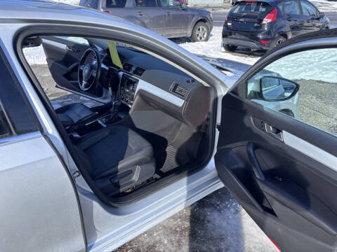 2012 Volkswagen Passat SE PZEV