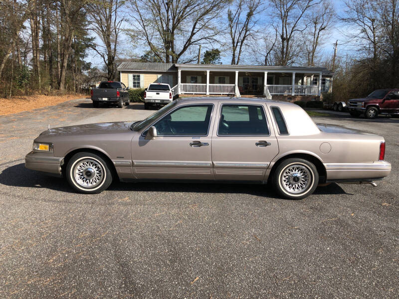 1995 Lincoln Town Car for sale at Dorsey Auto Sales in Anderson SC