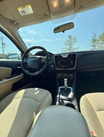 2013 Chrysler 200 LX