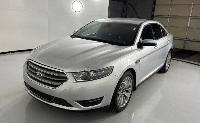 2017 Ford Taurus for sale at COLLEGE MOTORS LLC in South Bend, IN