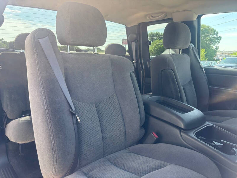 2005 Chevrolet Silverado 2500HD LS
