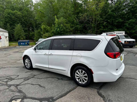 2017 Chrysler Pacifica Touring-L