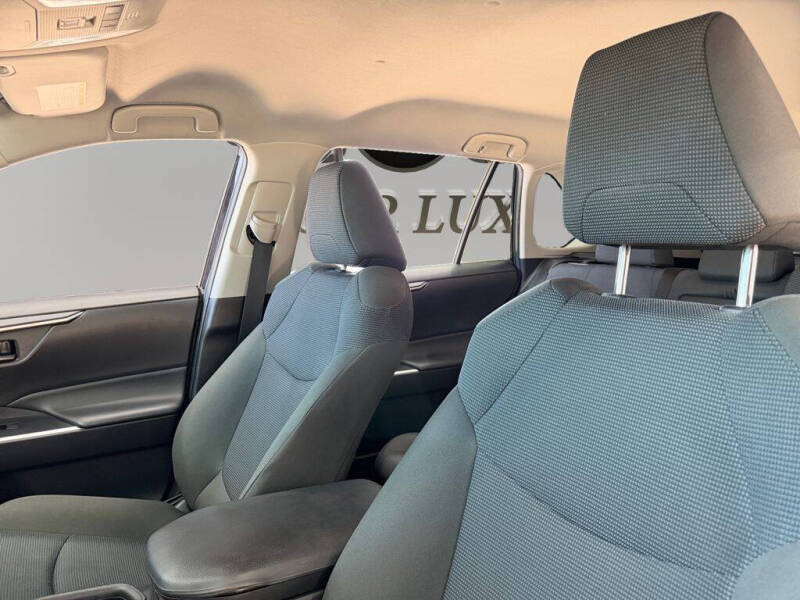 2022 Toyota RAV4 Hybrid LE