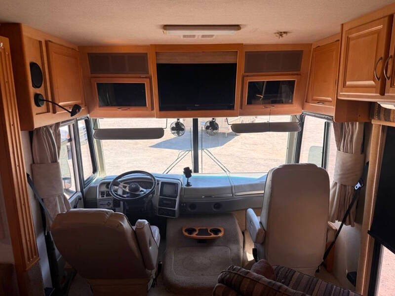 2005 Workhorse W22