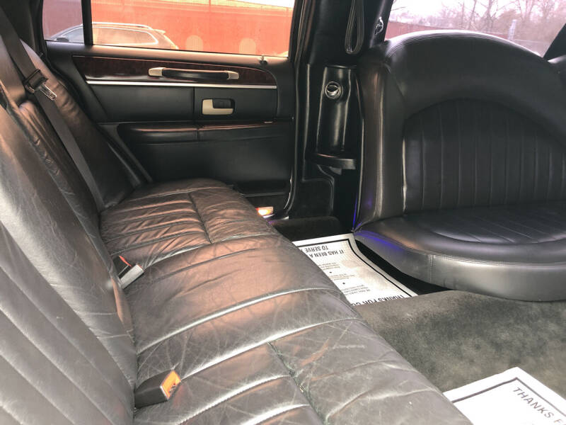 2006 Lincoln Town Car Executive