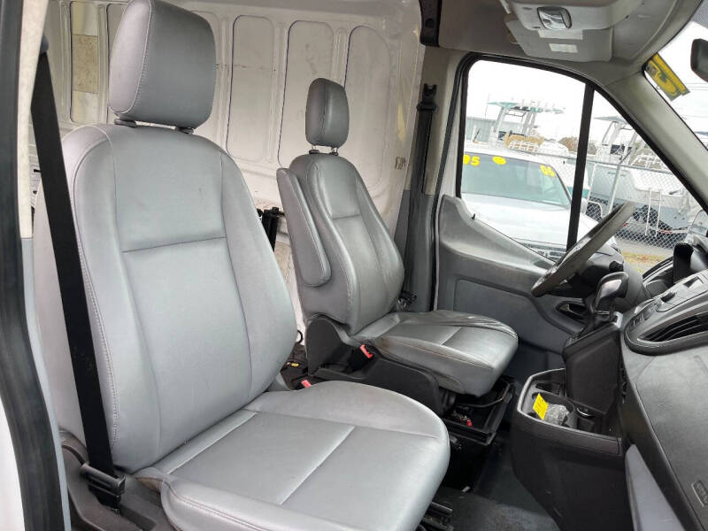 2015 Ford Transit Base photo 17