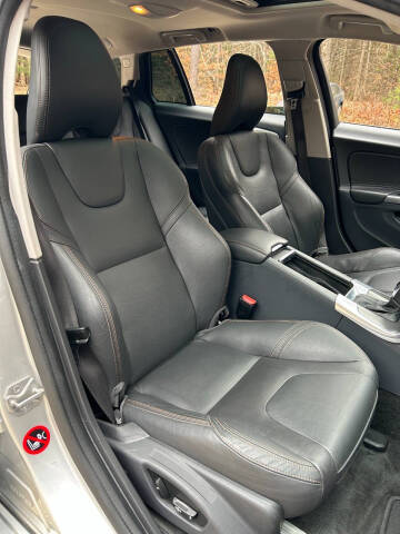 2016 Volvo V60 Cross Country T5