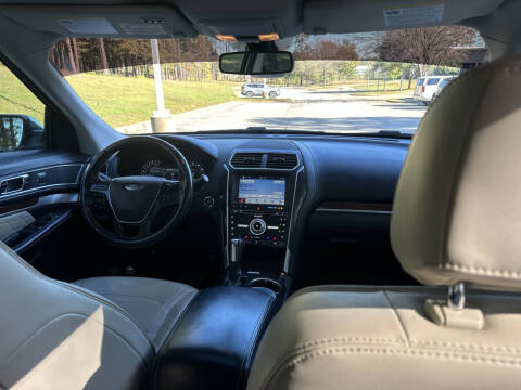 2017 Ford Explorer Platinum