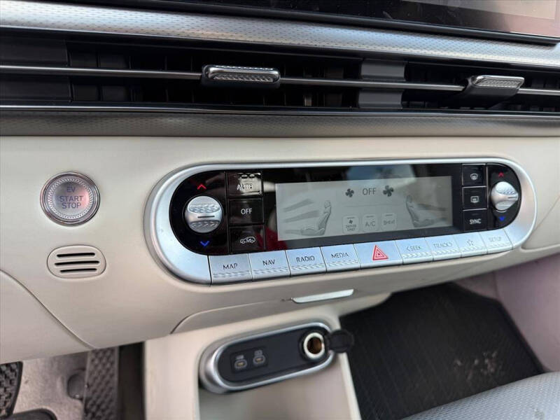 2024 Genesis GV60 Advanced