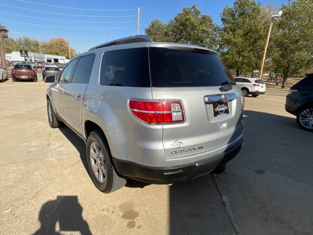 2009 Saturn Outlook for sale at Auto Connection in Waterloo, IA