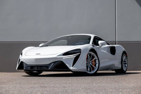 2023 McLaren Artura
