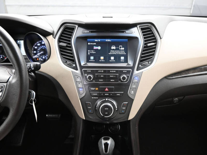 2018 Hyundai Santa Fe SE