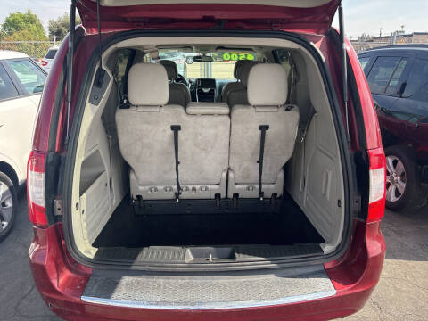 2014 Chrysler Town and Country Touring