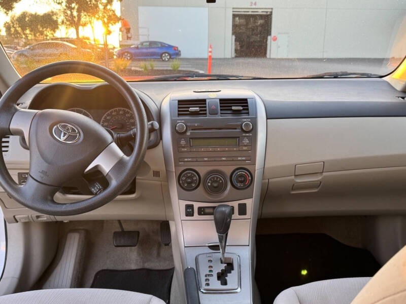 2011 Toyota Corolla LE