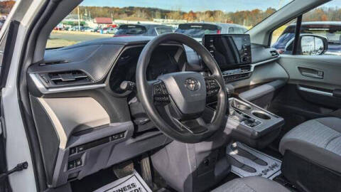 2024 Toyota Sienna LE 8-Passenger