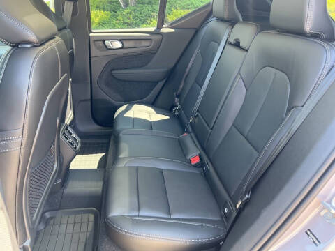 2026 Volvo XC40 B5 Core