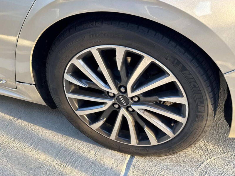 2017 Lincoln Continental Select